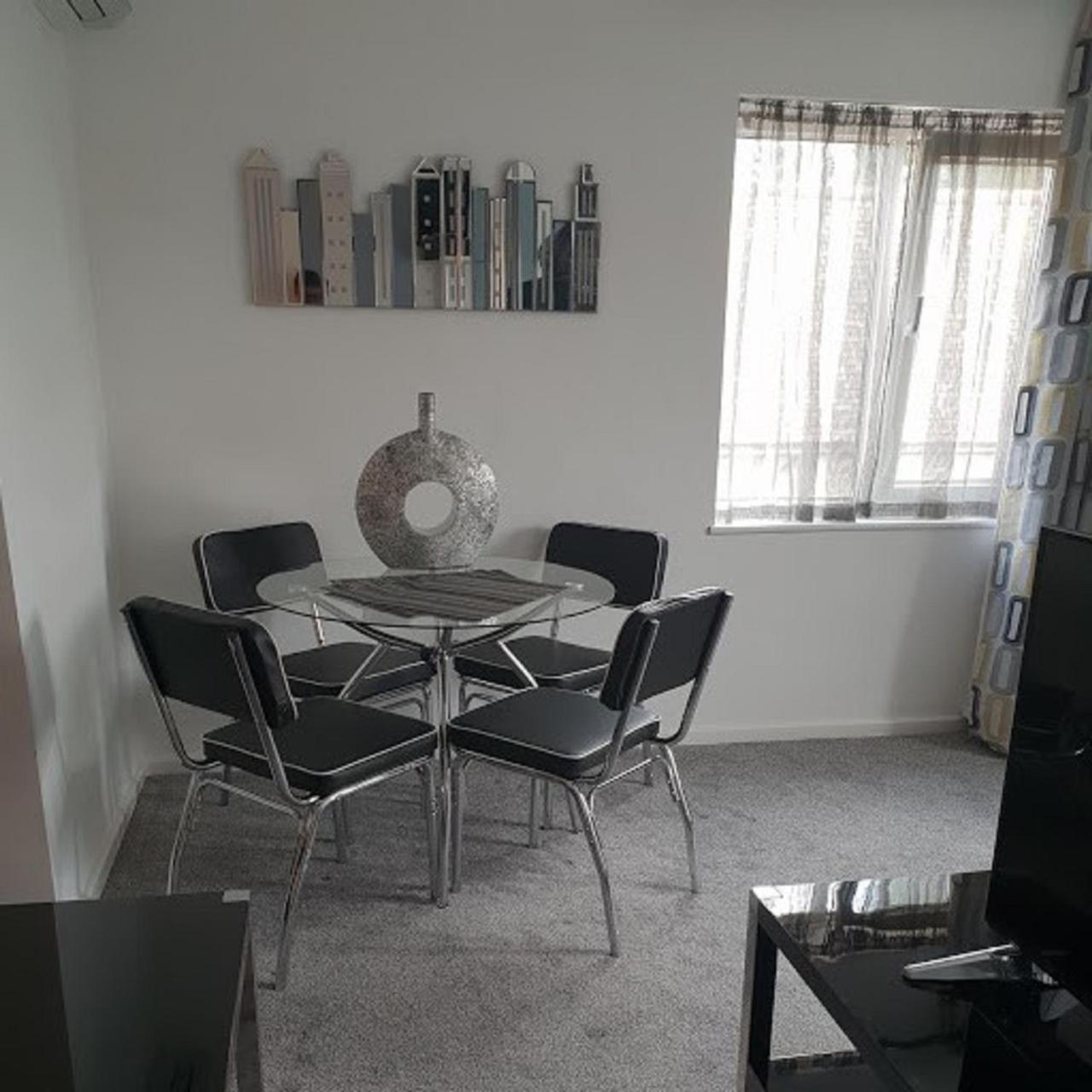 River Court Apartments Lets CBG Eksteriør billede