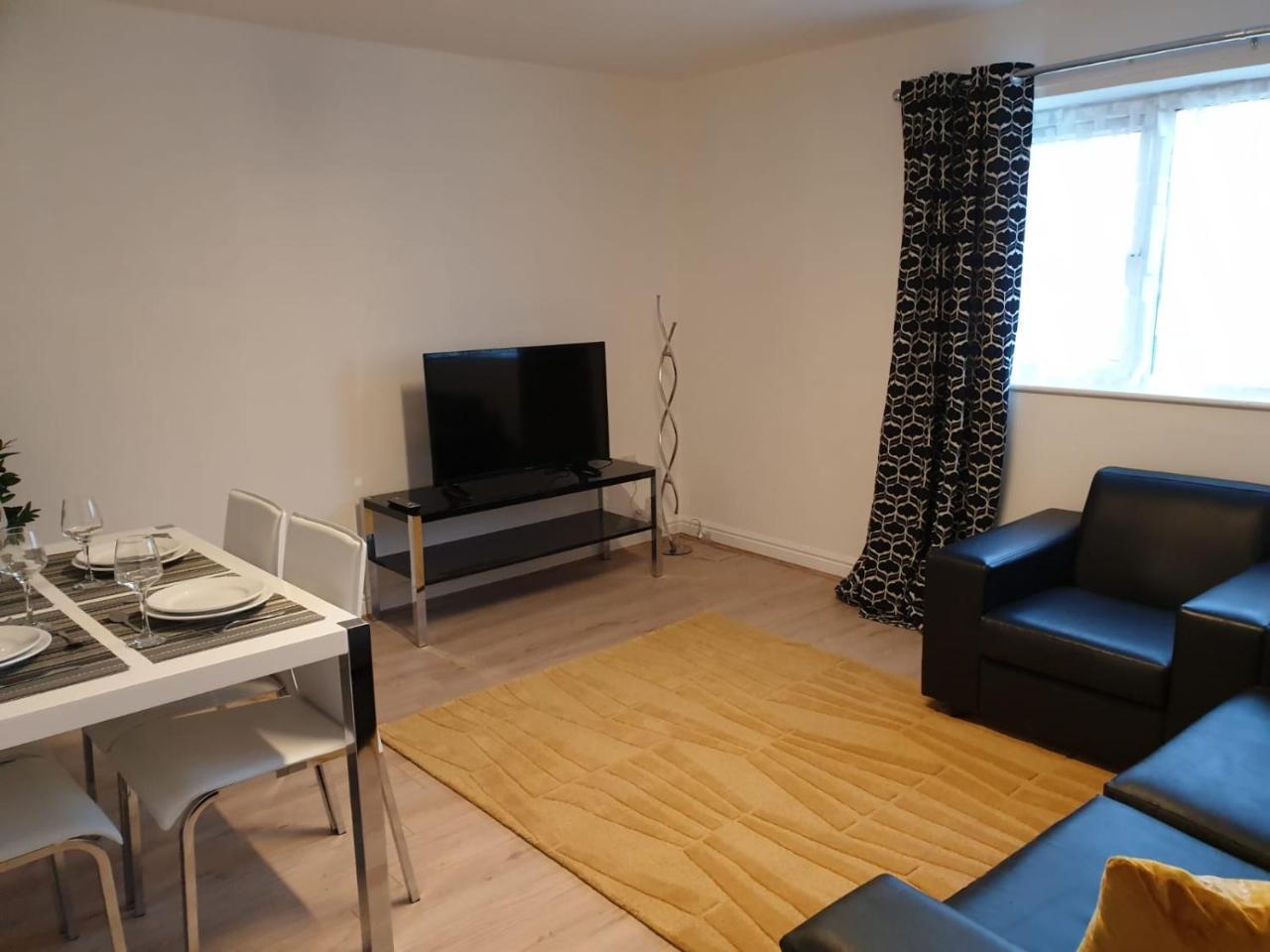 River Court Apartments Lets CBG Eksteriør billede